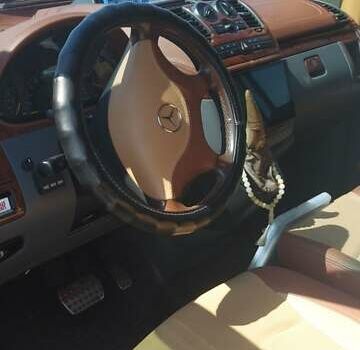 Мерседес Віто 2005 у Одесі на Automoto.ua Білий Мерседес Віто, об'ємом двигуна 2.2 л та пробігом 294 тис. км за 10800 $, фото 14 на Automoto.ua