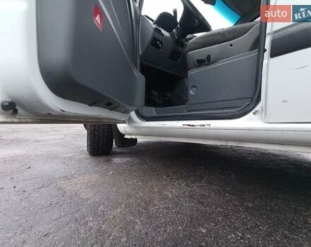 Белый Мерседес Вито, объемом двигателя 2.15 л и пробегом 350 тыс. км за 7500 $, фото 11 на Automoto.ua