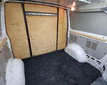 Белый Мерседес Вито, объемом двигателя 2.2 л и пробегом 394 тыс. км за 8000 $, фото 7 на Automoto.ua