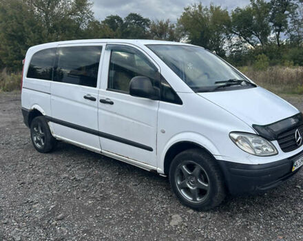 Белый Мерседес Вито, объемом двигателя 2.15 л и пробегом 461 тыс. км за 5700 $, фото 1 на Automoto.ua