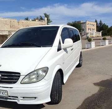 Белый Мерседес Вито, объемом двигателя 2.15 л и пробегом 353 тыс. км за 8600 $, фото 1 на Automoto.ua