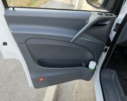 Білий Мерседес Віто, об'ємом двигуна 2.1 л та пробігом 370 тис. км за 7200 $, фото 22 на Automoto.ua