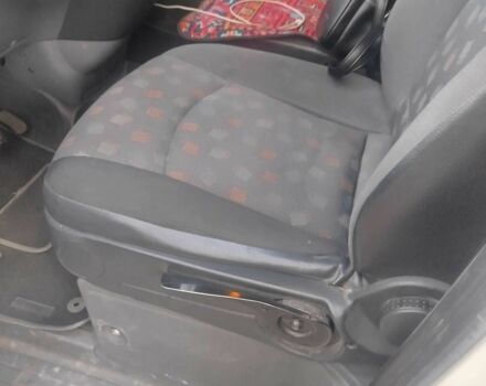 Белый Мерседес Вито, объемом двигателя 2.1 л и пробегом 340 тыс. км за 5800 $, фото 11 на Automoto.ua