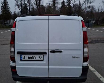 Белый Мерседес Вито, объемом двигателя 2.2 л и пробегом 394 тыс. км за 8000 $, фото 5 на Automoto.ua