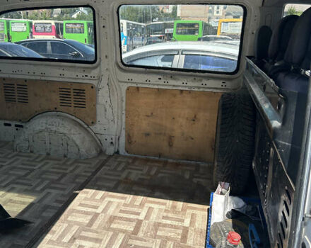 Белый Мерседес Вито, объемом двигателя 2.15 л и пробегом 377 тыс. км за 7000 $, фото 5 на Automoto.ua