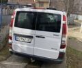 Белый Мерседес Вито, объемом двигателя 2.1 л и пробегом 322 тыс. км за 8000 $, фото 2 на Automoto.ua