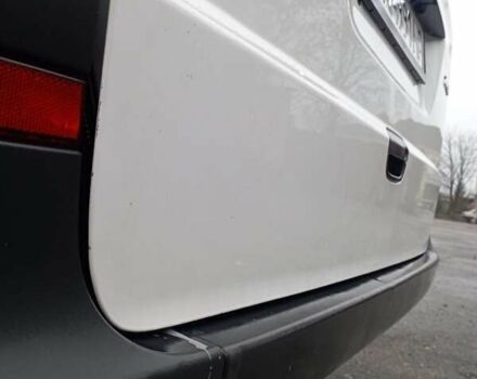 Белый Мерседес Вито, объемом двигателя 2.15 л и пробегом 350 тыс. км за 7500 $, фото 14 на Automoto.ua