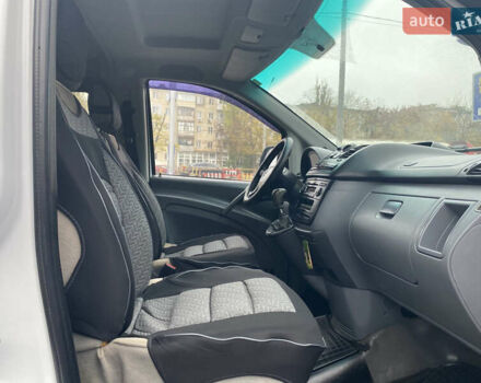 Белый Мерседес Вито, объемом двигателя 2.15 л и пробегом 263 тыс. км за 7499 $, фото 8 на Automoto.ua