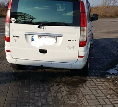 Белый Мерседес Вито, объемом двигателя 2.2 л и пробегом 367 тыс. км за 7000 $, фото 4 на Automoto.ua