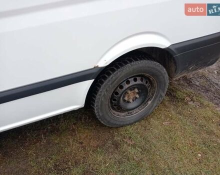 Белый Мерседес Вито, объемом двигателя 2.15 л и пробегом 180 тыс. км за 8000 $, фото 3 на Automoto.ua