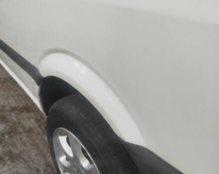 Белый Мерседес Вито, объемом двигателя 2.1 л и пробегом 340 тыс. км за 5800 $, фото 2 на Automoto.ua