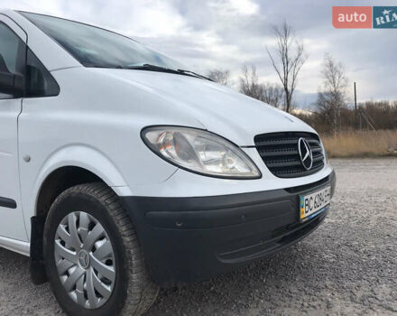 Белый Мерседес Вито, объемом двигателя 2.1 л и пробегом 320 тыс. км за 7350 $, фото 4 на Automoto.ua