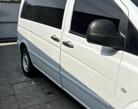 Белый Мерседес Вито, объемом двигателя 2.2 л и пробегом 413 тыс. км за 6400 $, фото 1 на Automoto.ua
