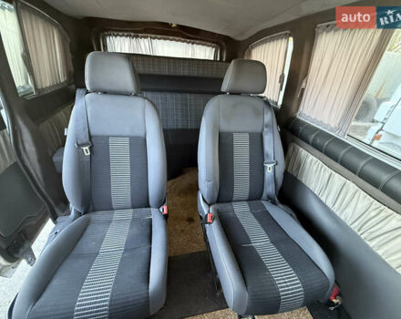 Белый Мерседес Вито, объемом двигателя 2.15 л и пробегом 364 тыс. км за 5200 $, фото 5 на Automoto.ua