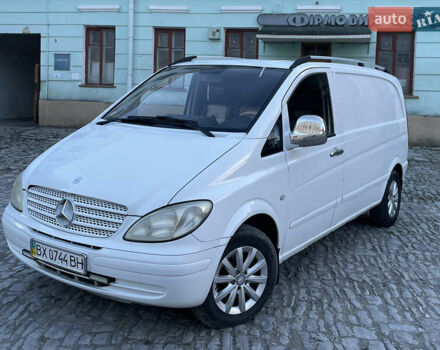 Белый Мерседес Вито, объемом двигателя 2.15 л и пробегом 300 тыс. км за 7000 $, фото 2 на Automoto.ua