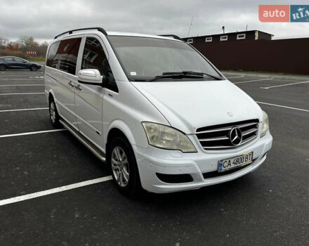 Белый Мерседес Вито, объемом двигателя 2.15 л и пробегом 370 тыс. км за 8000 $, фото 1 на Automoto.ua