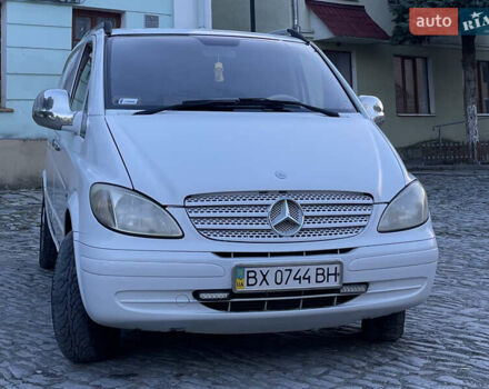 Белый Мерседес Вито, объемом двигателя 2.15 л и пробегом 300 тыс. км за 7000 $, фото 1 на Automoto.ua