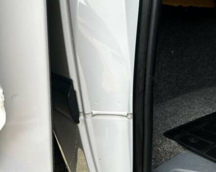 Білий Мерседес Віто, об'ємом двигуна 2.15 л та пробігом 365 тис. км за 7550 $, фото 22 на Automoto.ua