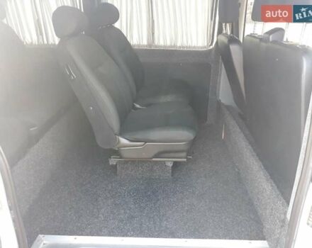 Белый Мерседес Вито, объемом двигателя 2.2 л и пробегом 289 тыс. км за 9100 $, фото 8 на Automoto.ua