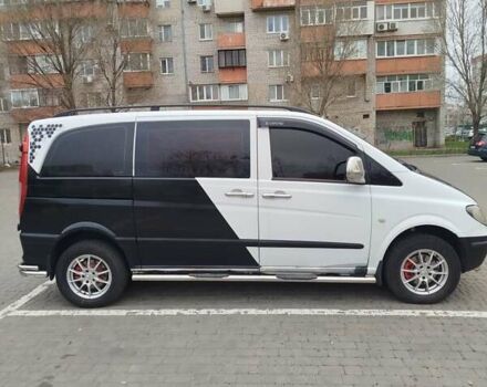 Белый Мерседес Вито, объемом двигателя 2.1 л и пробегом 444 тыс. км за 8300 $, фото 1 на Automoto.ua