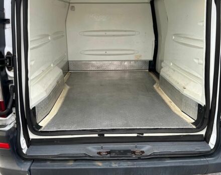 Білий Мерседес Віто, об'ємом двигуна 2 л та пробігом 480 тис. км за 3950 $, фото 7 на Automoto.ua