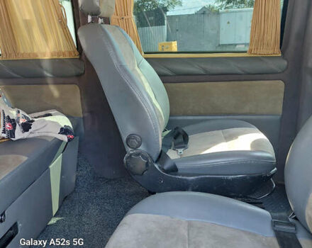 Белый Мерседес Вито, объемом двигателя 2.15 л и пробегом 275 тыс. км за 11000 $, фото 10 на Automoto.ua