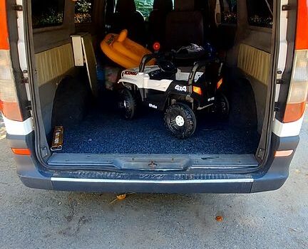 Белый Мерседес Вито, объемом двигателя 2.1 л и пробегом 111 тыс. км за 8300 $, фото 3 на Automoto.ua