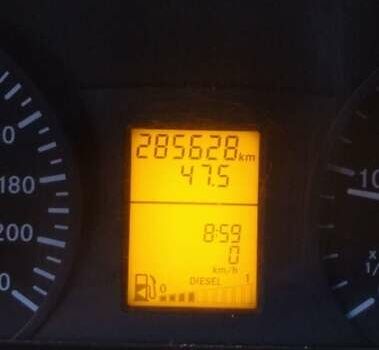 Белый Мерседес Вито, объемом двигателя 2.2 л и пробегом 289 тыс. км за 9100 $, фото 27 на Automoto.ua