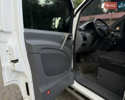Белый Мерседес Вито, объемом двигателя 2.15 л и пробегом 360 тыс. км за 8700 $, фото 11 на Automoto.ua