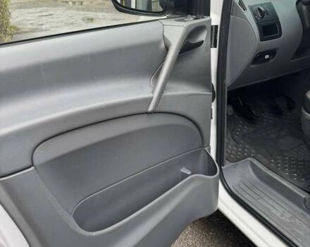 Белый Мерседес Вито, объемом двигателя 2.15 л и пробегом 194 тыс. км за 6700 $, фото 13 на Automoto.ua