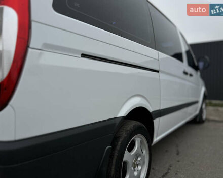 Белый Мерседес Вито, объемом двигателя 2.15 л и пробегом 277 тыс. км за 8000 $, фото 13 на Automoto.ua
