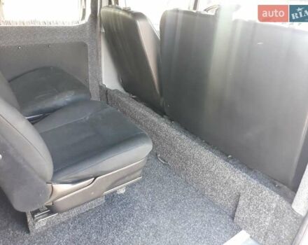 Белый Мерседес Вито, объемом двигателя 2.2 л и пробегом 289 тыс. км за 9100 $, фото 11 на Automoto.ua