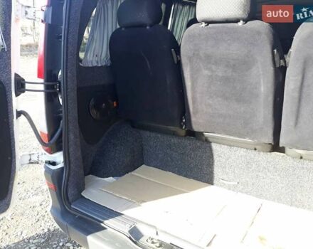 Белый Мерседес Вито, объемом двигателя 2.2 л и пробегом 289 тыс. км за 9100 $, фото 13 на Automoto.ua