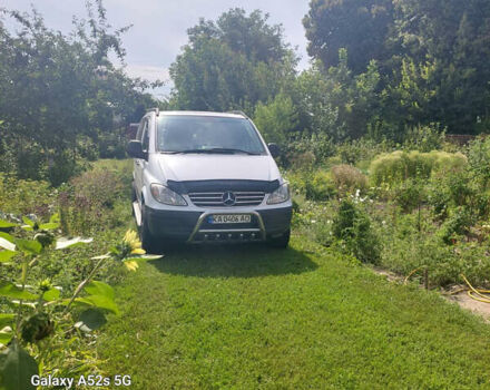 Белый Мерседес Вито, объемом двигателя 2.15 л и пробегом 275 тыс. км за 11000 $, фото 4 на Automoto.ua