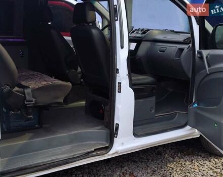 Білий Мерседес Віто, об'ємом двигуна 2.2 л та пробігом 300 тис. км за 14000 $, фото 15 на Automoto.ua