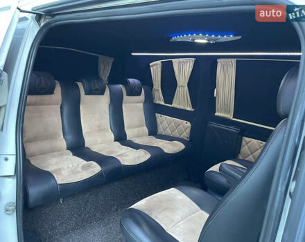 Белый Мерседес Вито, объемом двигателя 2.15 л и пробегом 300 тыс. км за 7000 $, фото 12 на Automoto.ua