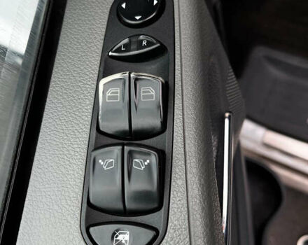 Белый Мерседес Вито, объемом двигателя 2.15 л и пробегом 370 тыс. км за 8000 $, фото 12 на Automoto.ua