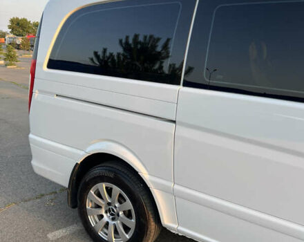 Белый Мерседес Вито, объемом двигателя 2.15 л и пробегом 375 тыс. км за 10500 $, фото 6 на Automoto.ua