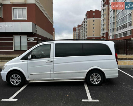 Белый Мерседес Вито, объемом двигателя 2.15 л и пробегом 370 тыс. км за 8000 $, фото 5 на Automoto.ua