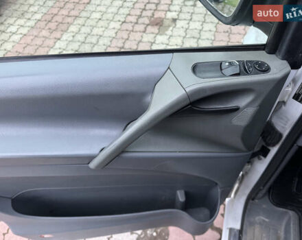 Белый Мерседес Вито, объемом двигателя 2.15 л и пробегом 250 тыс. км за 7700 $, фото 9 на Automoto.ua