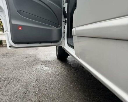 Белый Мерседес Вито, объемом двигателя 2.15 л и пробегом 194 тыс. км за 6700 $, фото 15 на Automoto.ua