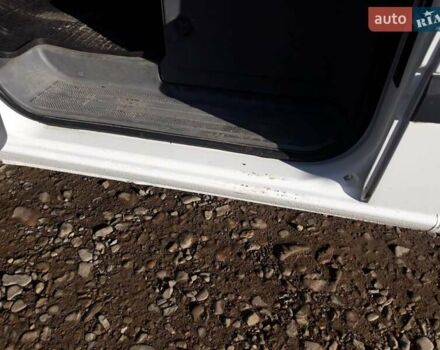 Белый Мерседес Вито, объемом двигателя 2.2 л и пробегом 289 тыс. км за 9100 $, фото 19 на Automoto.ua