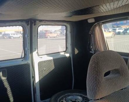 Белый Мерседес Вито, объемом двигателя 2.2 л и пробегом 446 тыс. км за 4600 $, фото 9 на Automoto.ua