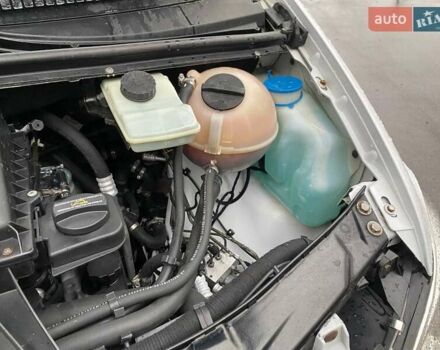 Белый Мерседес Вито, объемом двигателя 2.2 л и пробегом 336 тыс. км за 8999 $, фото 60 на Automoto.ua