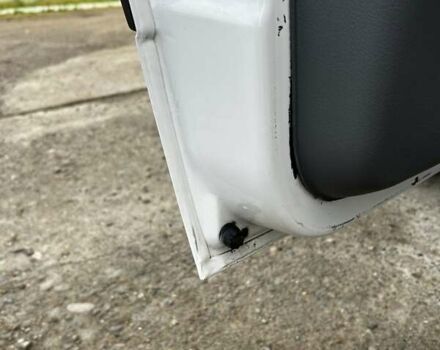 Білий Мерседес Віто, об'ємом двигуна 2.15 л та пробігом 365 тис. км за 7550 $, фото 11 на Automoto.ua