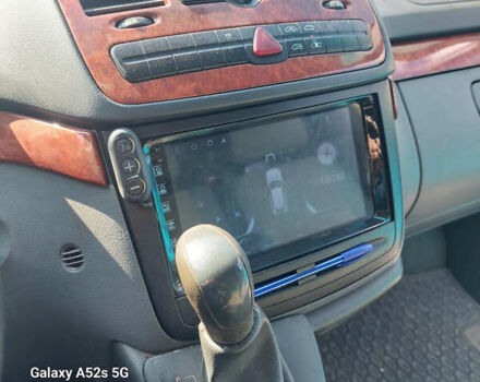 Белый Мерседес Вито, объемом двигателя 2.15 л и пробегом 275 тыс. км за 11000 $, фото 7 на Automoto.ua