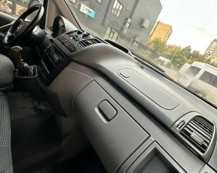 Белый Мерседес Вито, объемом двигателя 2.2 л и пробегом 415 тыс. км за 7500 $, фото 18 на Automoto.ua