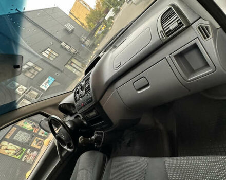 Белый Мерседес Вито, объемом двигателя 2.2 л и пробегом 415 тыс. км за 7500 $, фото 13 на Automoto.ua