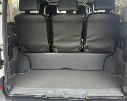 Белый Мерседес Вито, объемом двигателя 2.2 л и пробегом 285 тыс. км за 7300 $, фото 14 на Automoto.ua