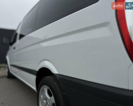 Белый Мерседес Вито, объемом двигателя 2.15 л и пробегом 277 тыс. км за 8000 $, фото 12 на Automoto.ua